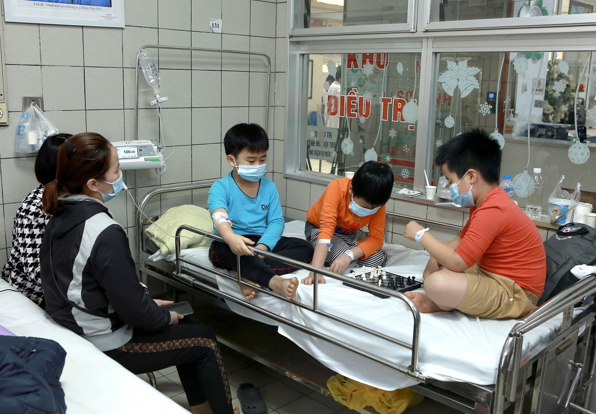 Thit ga la mon an khien 72 hoc sinh truong Kim Giang nhap vien hinh anh