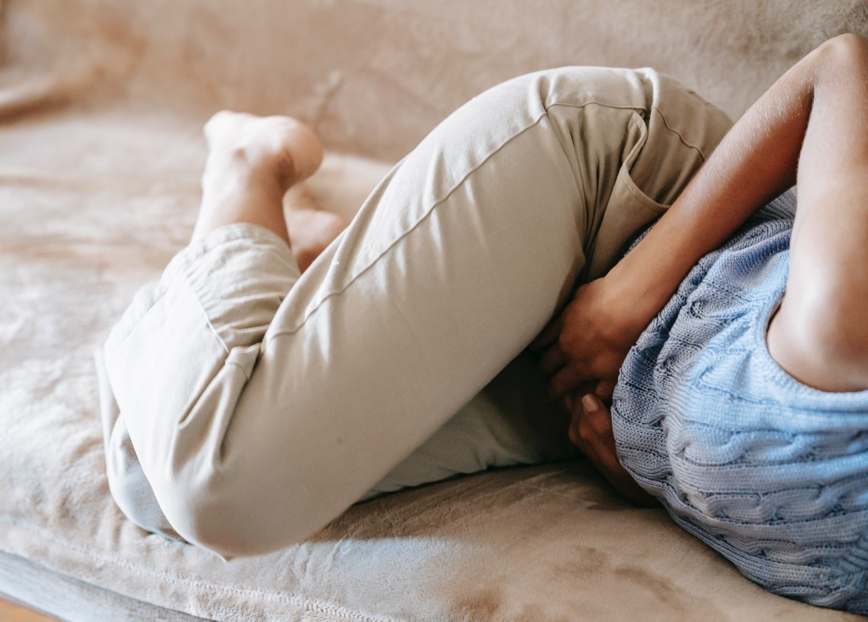 Cach an uong han che hoi chung ruot kich thich hinh anh