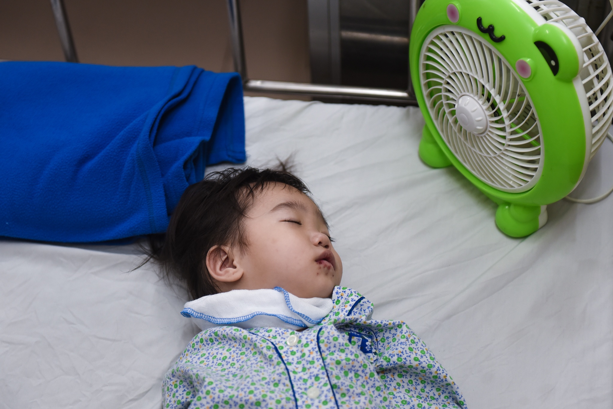 nhieu benh truyen nhiem anh 6