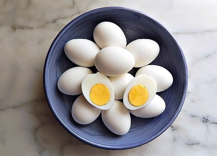 Dieu gi xay ra neu ban an nhieu hon 2 qua trung moi ngay? hinh anh