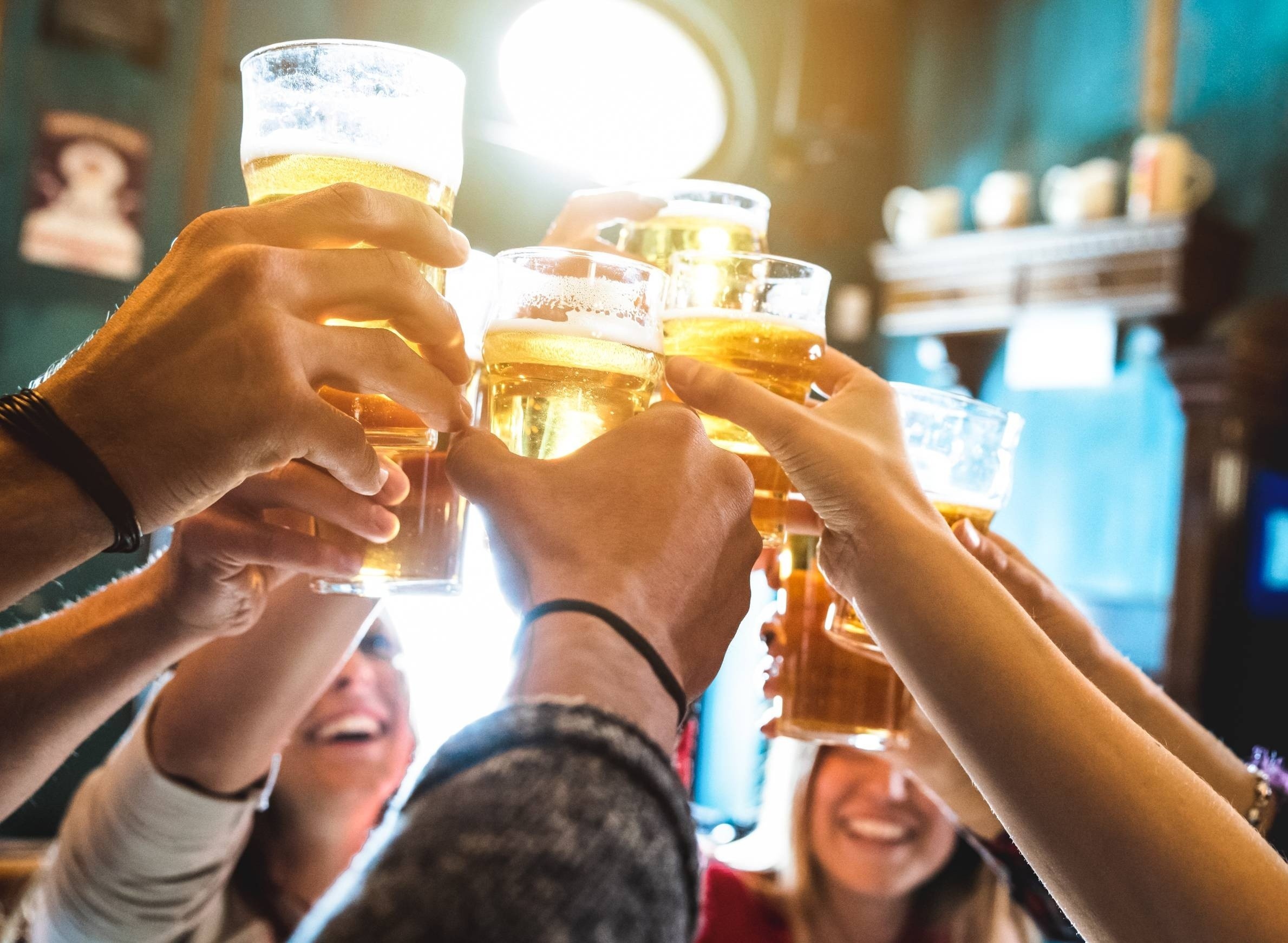 Khong duoc uong ruou bia khi dung nhung loai thuoc nay hinh anh