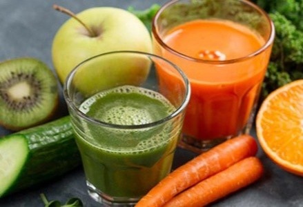 Bac si canh bao nguy co nhiem ky sinh trung do uong nuoc ep rau cu hinh anh