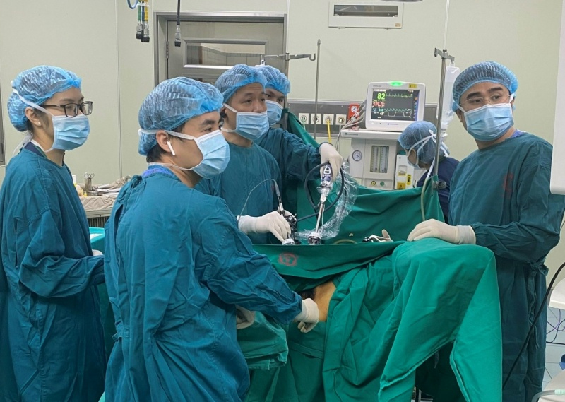 Nguoi dan ong 38 tuoi mac ung thu giai doan cuoi do thoi quen xau hinh anh