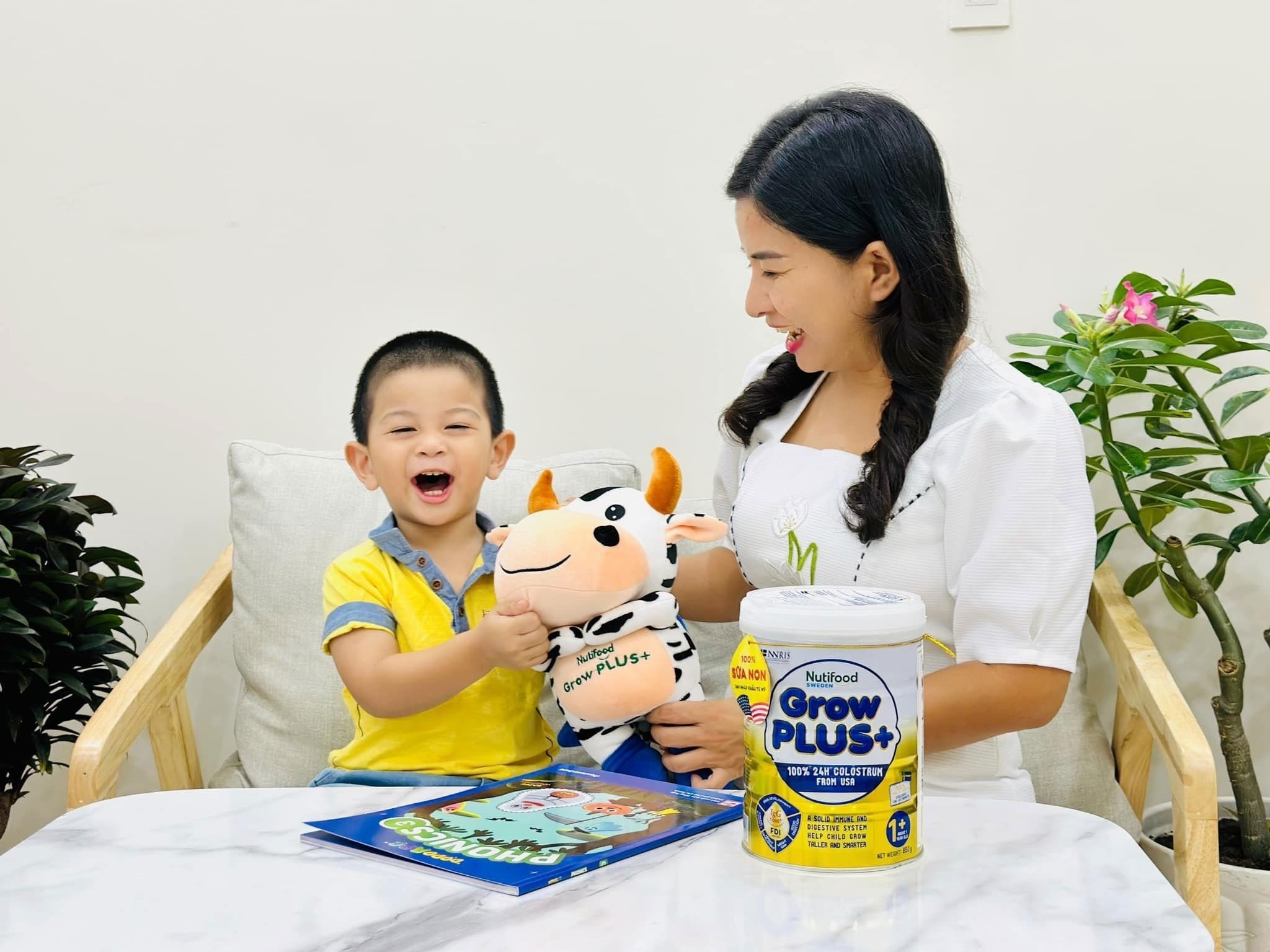 Bi quyet bao ve con truoc dich Covid-19 hinh anh