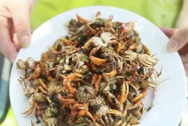 4 sai lam can tranh khi an cua dong de khong anh huong den suc khoe hinh anh