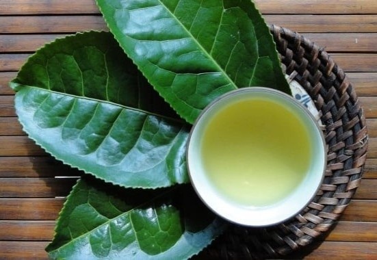 Tac dung cua la che xanh doi voi suc khoe hinh anh