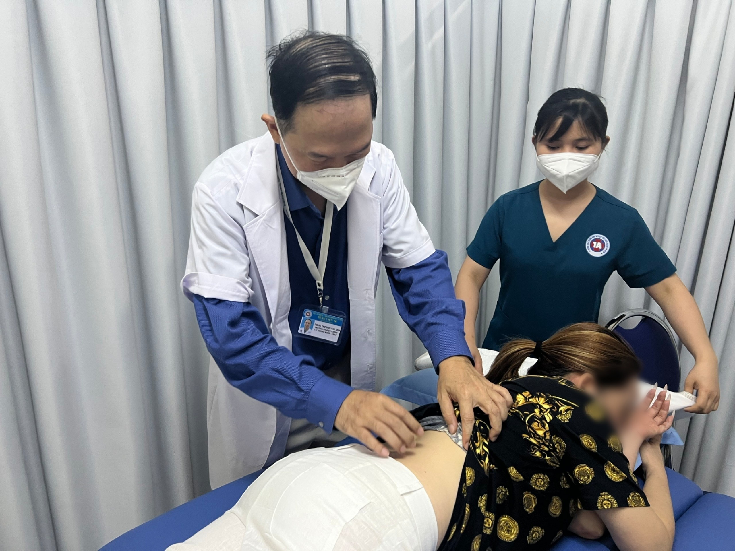 Be khop gay xuong anh 1