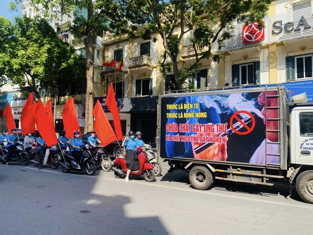 Nhieu nguoi ung thu phoi, dot quy nao do tac hai cua thuoc la hinh anh