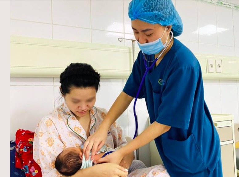 Bat bao dong do cuu me con san phu vao vien khan sau bua com hinh anh