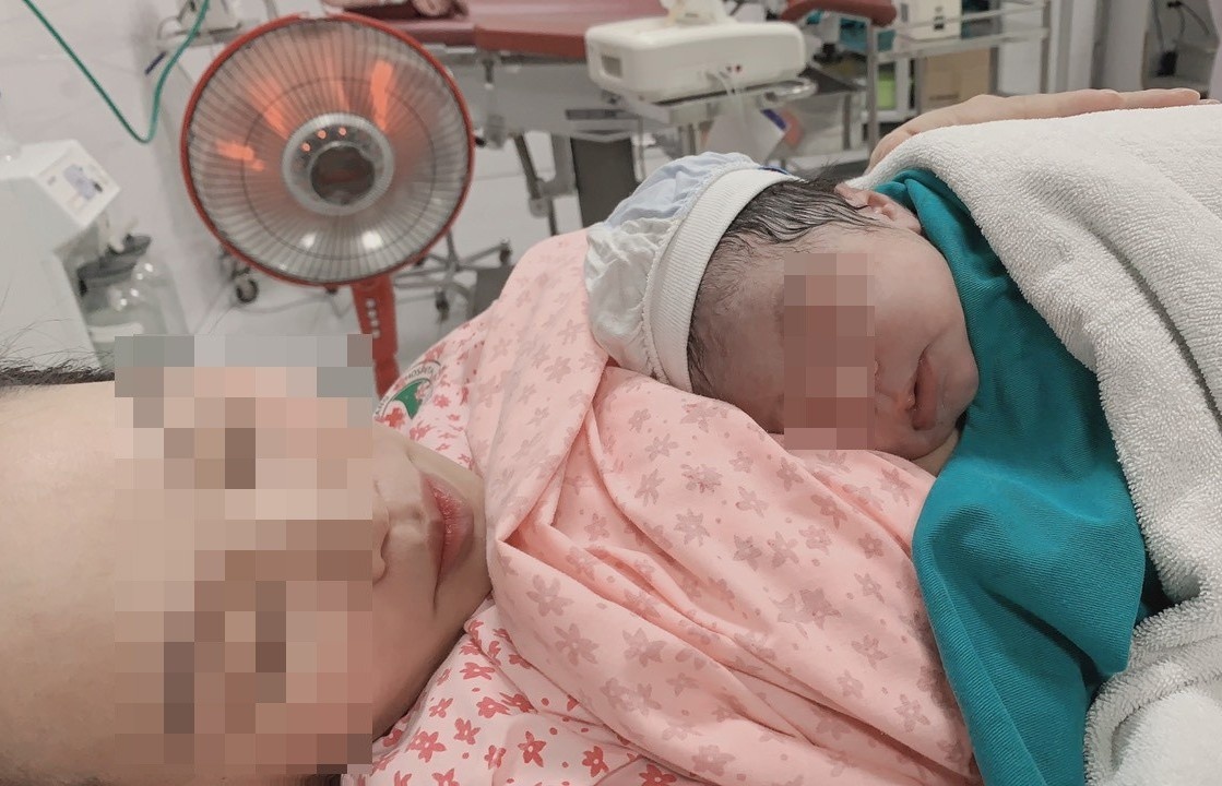 San phu de roi con gai gan 4 kg tren oto hinh anh