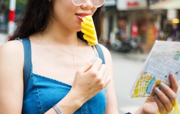 Khong dam an hoa qua mua he vi so noi mun hinh anh