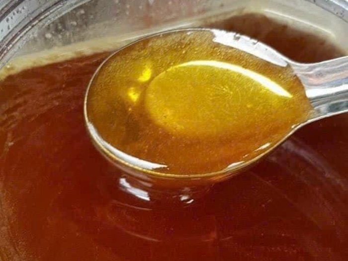 Hai cach thu mat ong don gian giup phan biet that - gia hinh anh