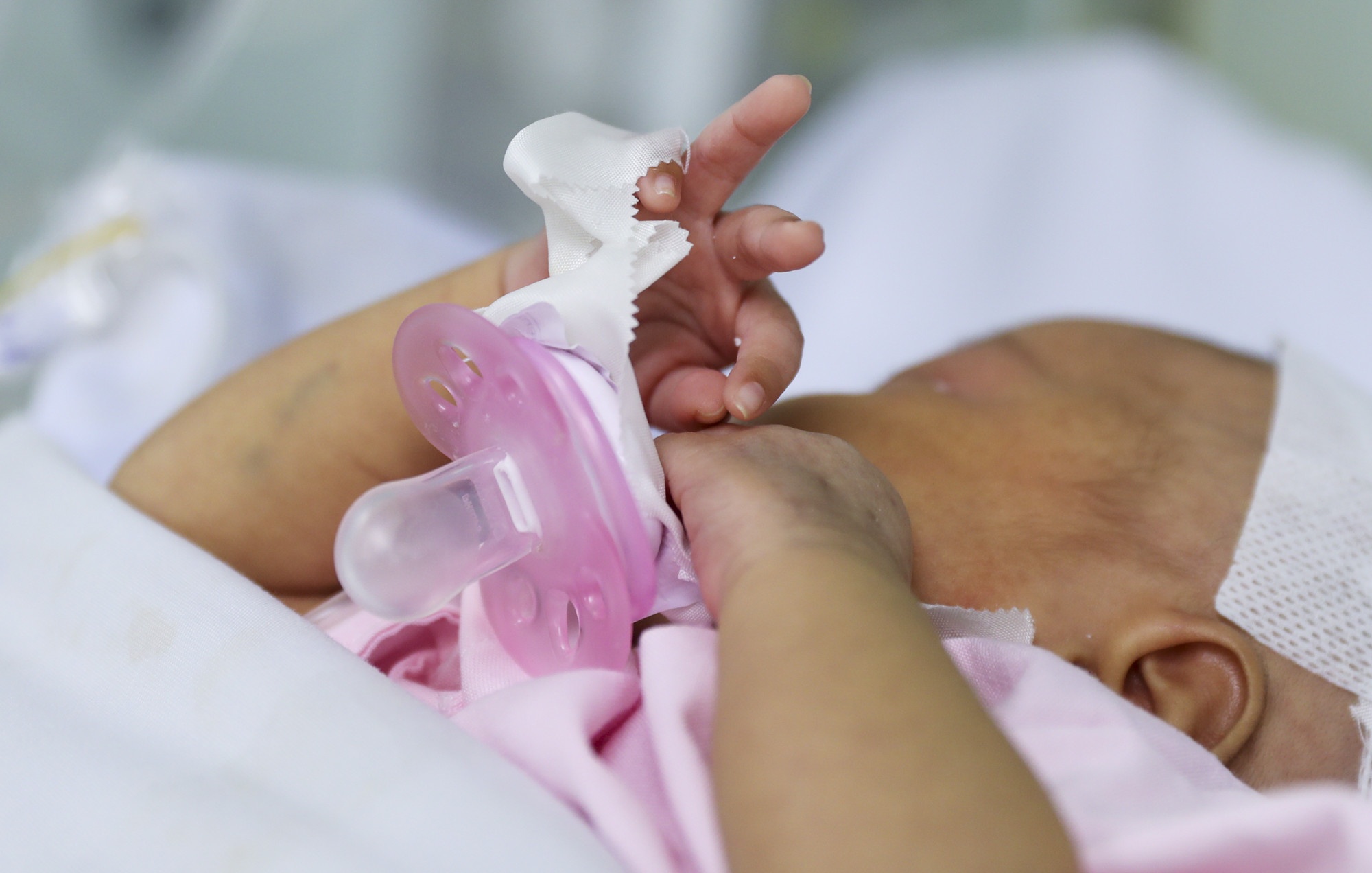 Nguoi cha doa giet dieu duong va cau hoi 'Tai sao con toi lai nhu the? hinh anh