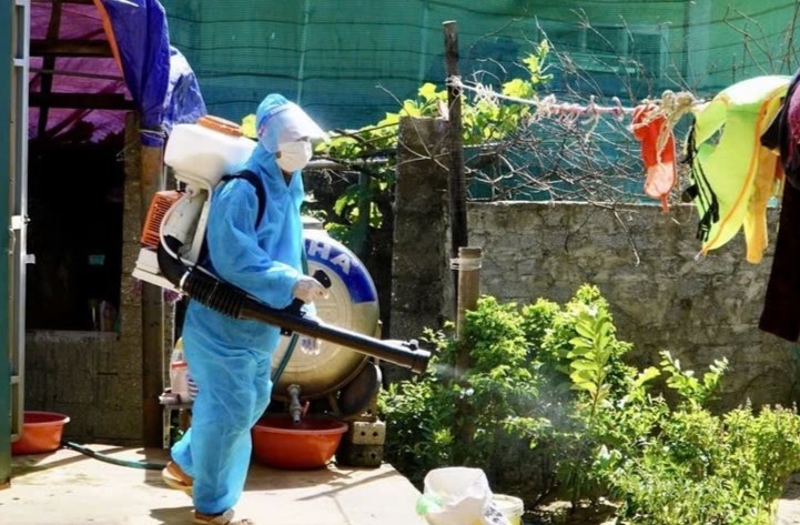 Ca dau tien khong qua khoi o Quang Binh do mac sot xuat huyet hinh anh