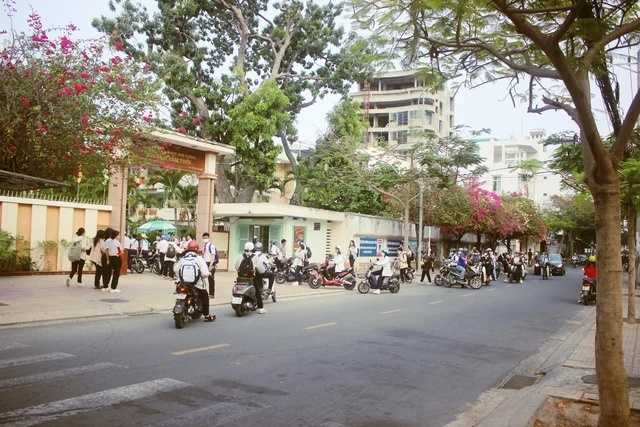 12 hoc sinh ngo doc anh 1