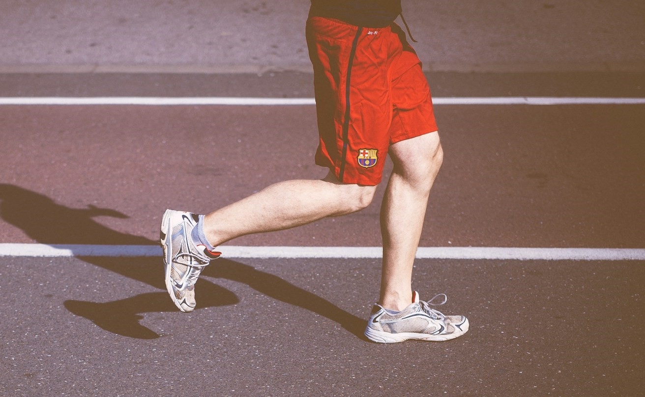 Chuyen gi da xay ra voi VDV ngung tim tai giai chay Tay Ho hinh anh