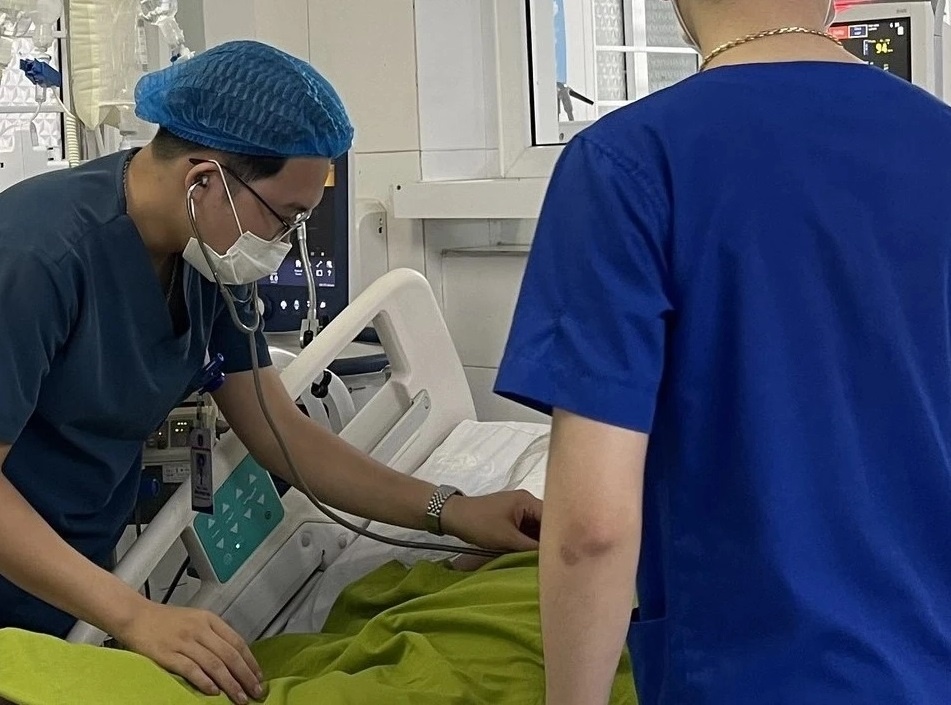 nam sinh bi danh anh 1