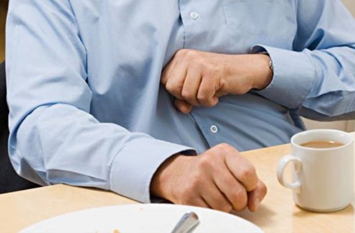 An gi giup giam day bung, kho tieu khi di du lich? hinh anh