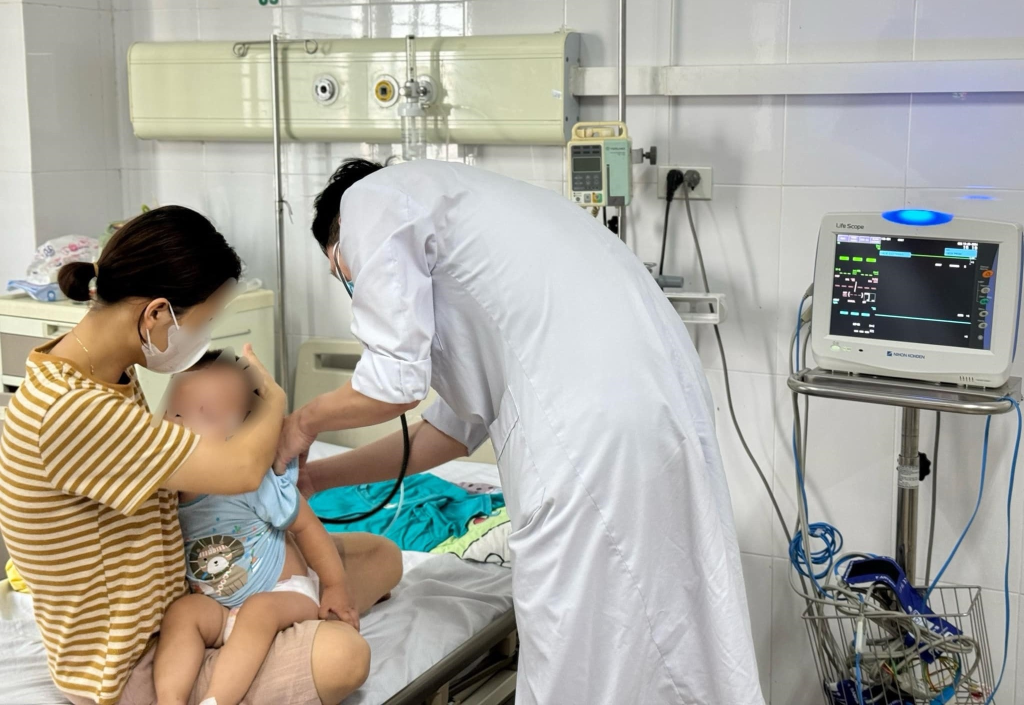 Benh nhan 30 tuoi nguy kich vi can benh quen thuoc hinh anh