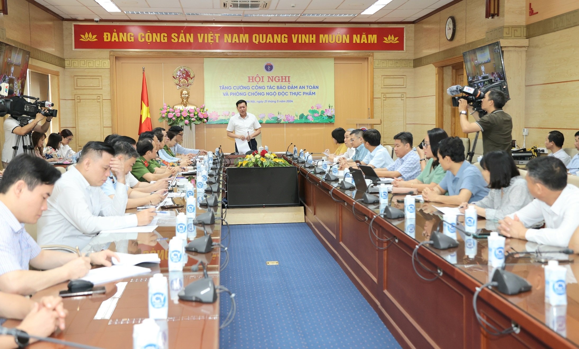 Hang nghin nguoi bi ngo doc thuc pham chi trong 5 thang dau nam hinh anh