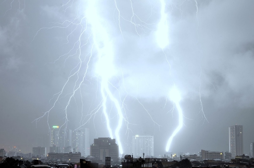 Nam thanh nien bi set danh ngay trong phong ngu hinh anh