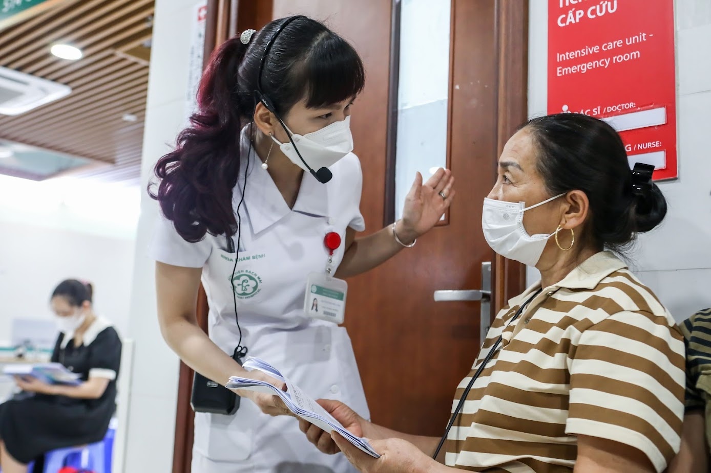 Lan dau thong tha di kham, khong ap luc gio giac o BV Bach Mai hinh anh