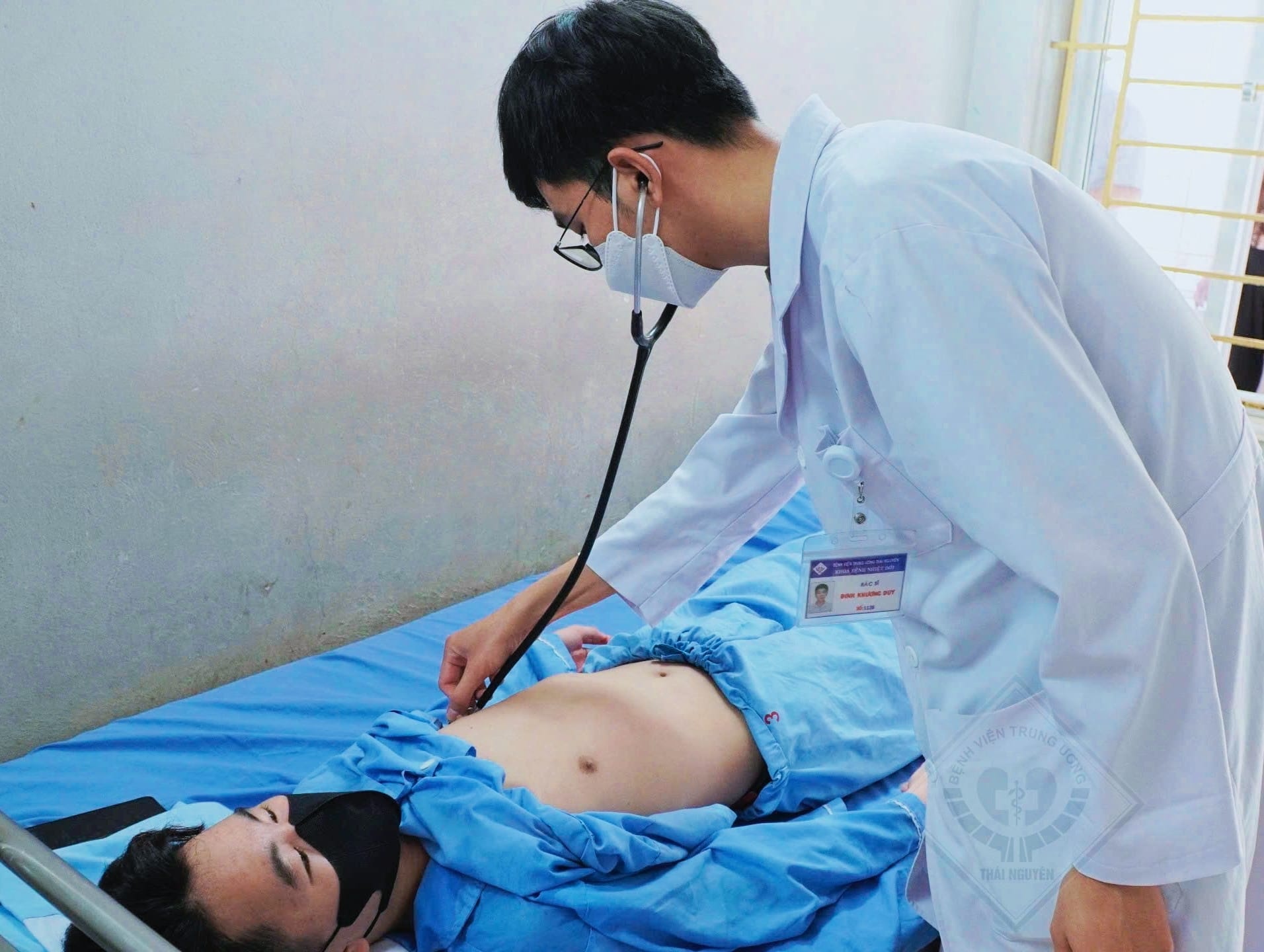 Tinh hinh nhom hoc sinh nhap vien bat thuong o Thai Nguyen hinh anh