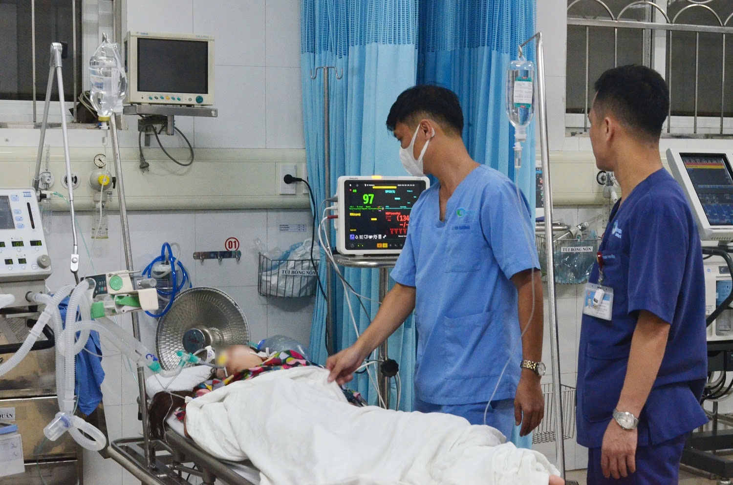 benh vien sau bao anh 4