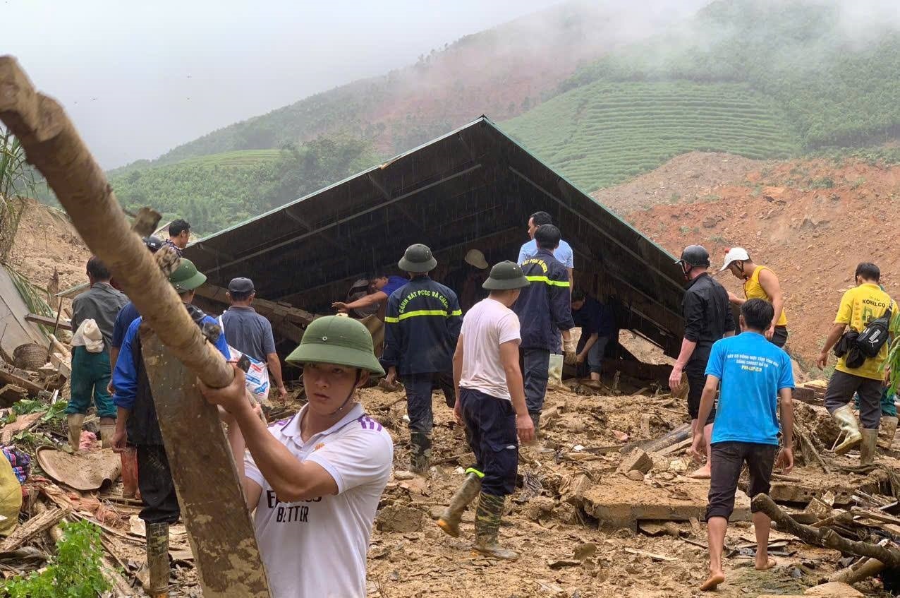 sat lo o Bac Ha anh 1