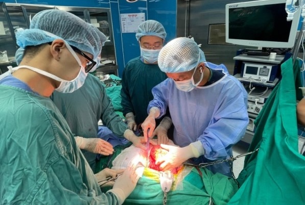 Co gai 23 tuoi mac ung thu than ac tinh hinh anh