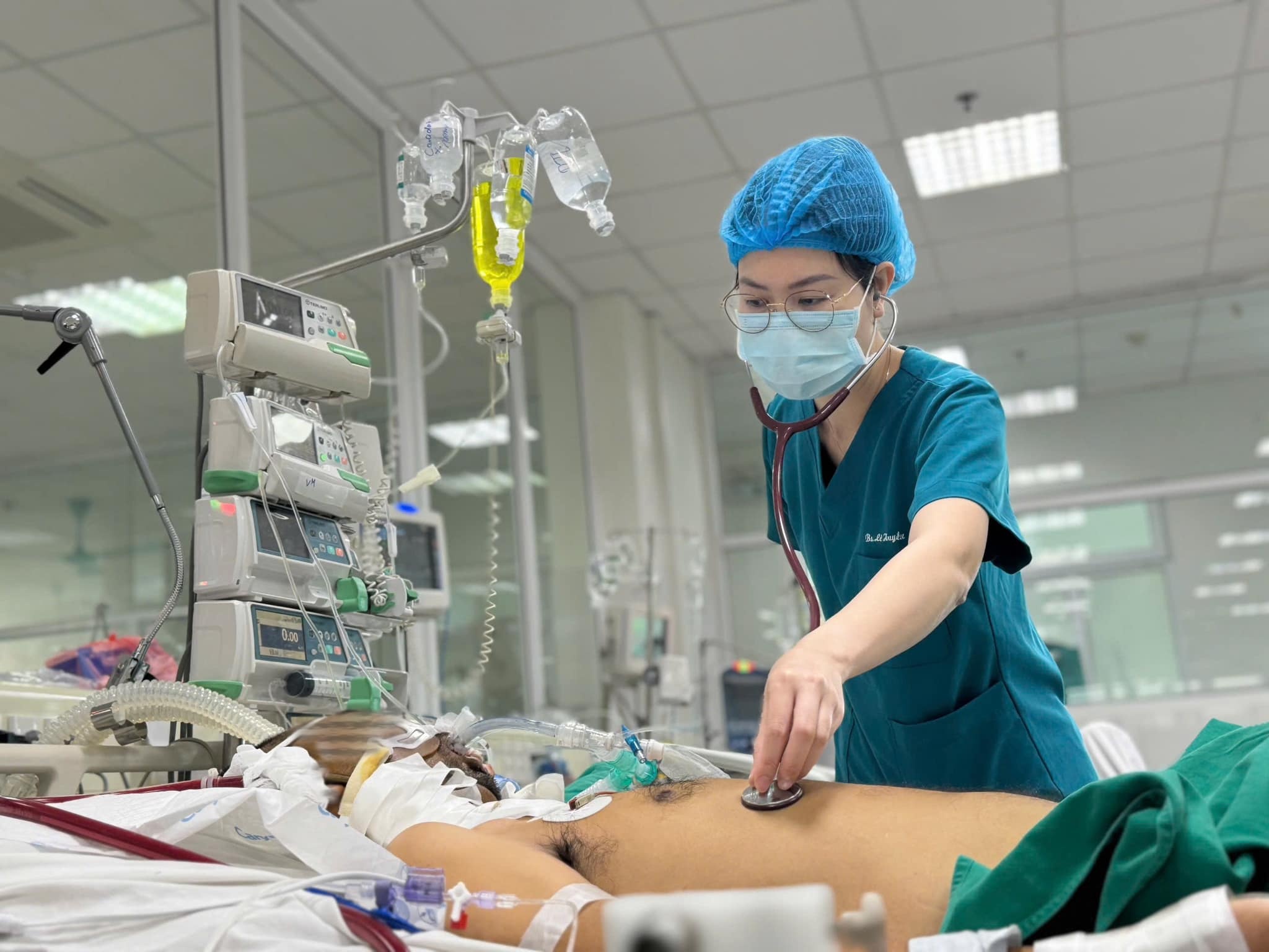 Nguoi dan ong 36 tuoi nguy kich vi nhiem khuan 'an thit nguoi' hinh anh