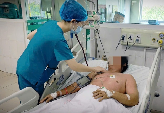 Dich soi bung phat manh, 'tan cong' ca nguoi lon hinh anh