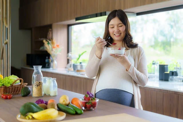 uong kem khi mang thai anh 1