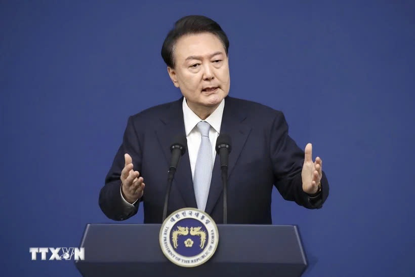 Quoc hoi Han bo phieu 'mo duong' dieu tra Tong thong Yoon Suk Yeol hinh anh