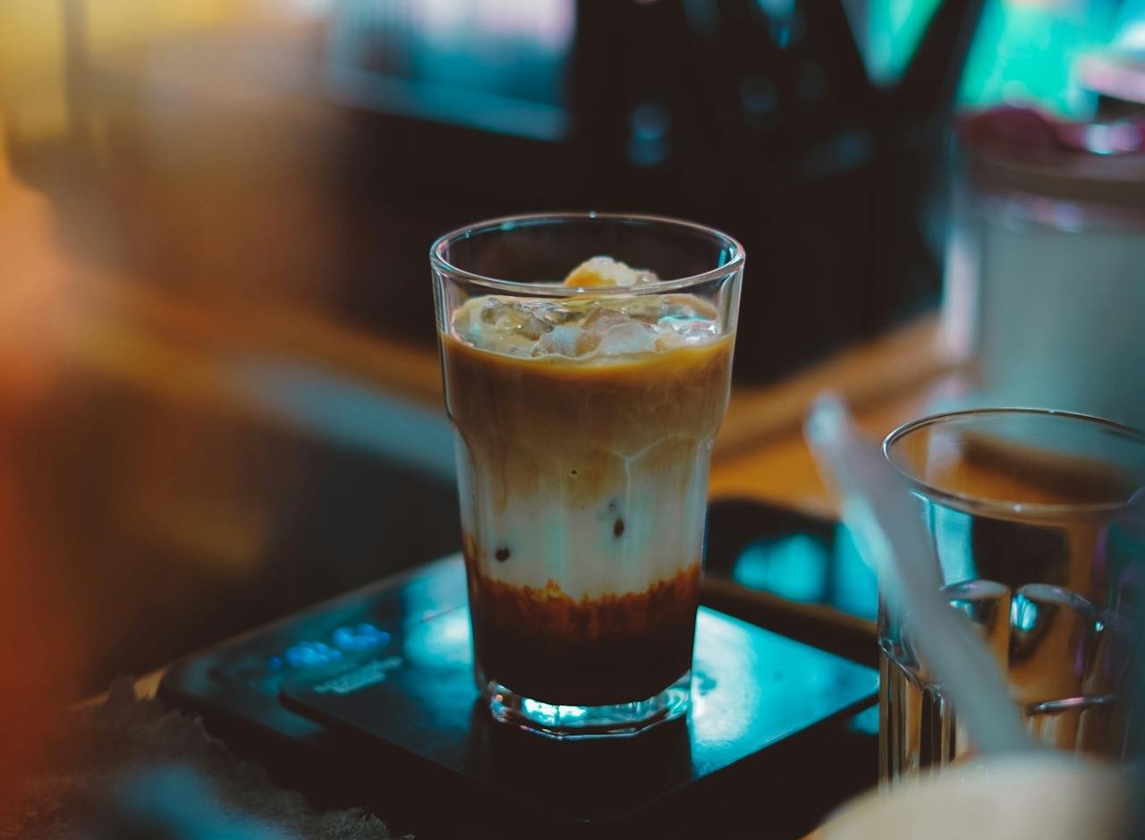 Huyet ap cao co nen uong ca phe? hinh anh