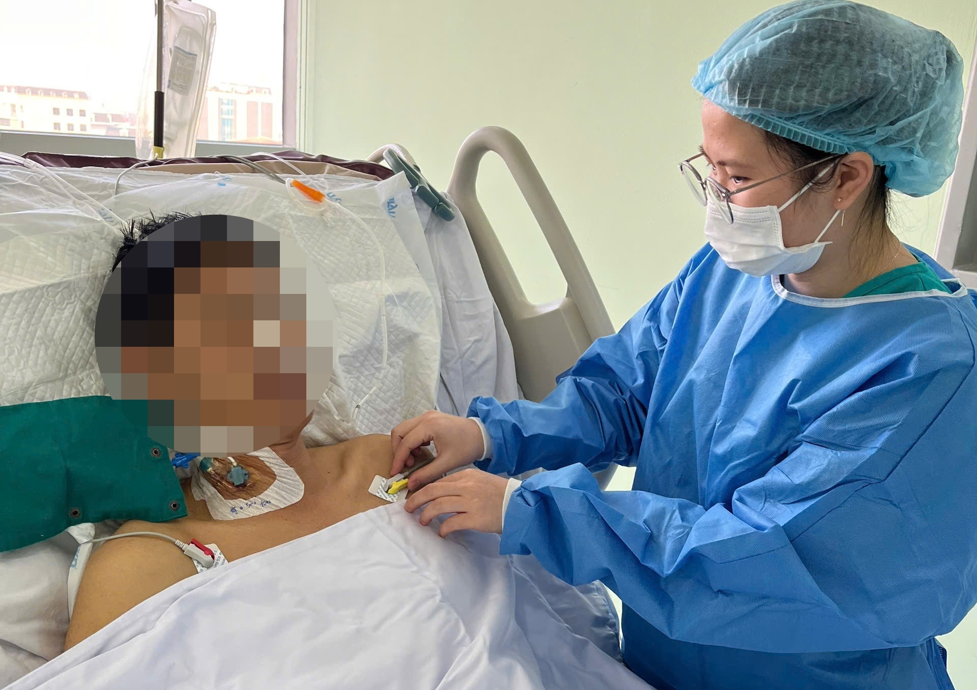 Dung thuoc nam tang sinh ly, nguoi dan ong phai ghep gan cap cuu hinh anh