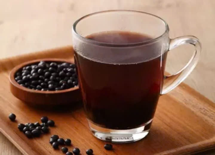 Thuong xuyen uong nuoc dau den rang co tac dung gi? hinh anh