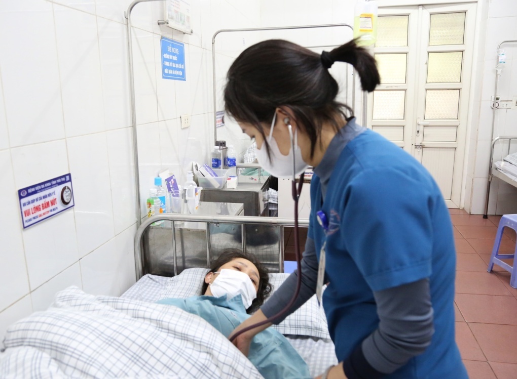 Nhap vien vi cum du moi 30 tuoi, khong benh nen hinh anh