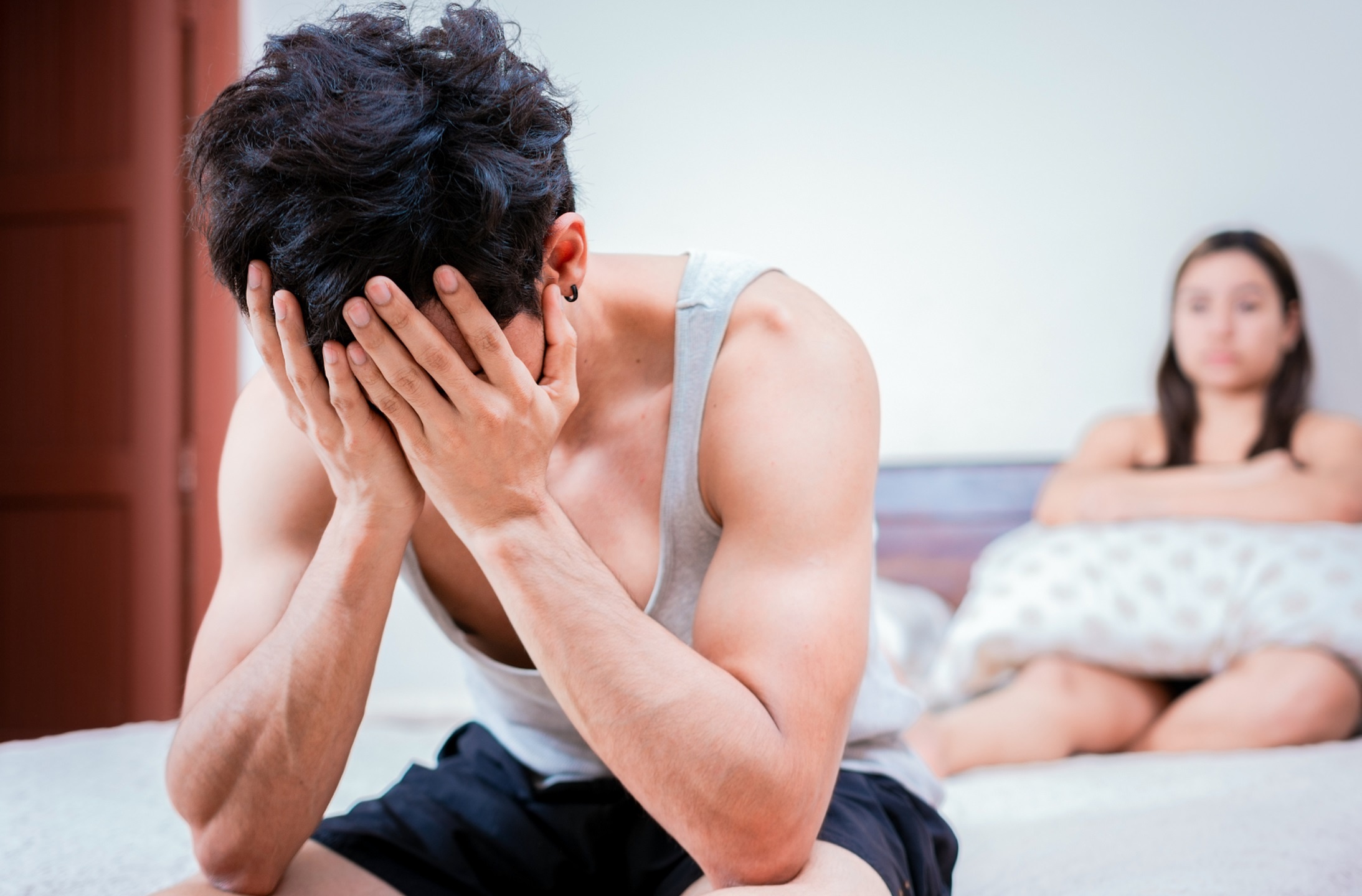 Cach thanh nien bi liet duong co the lam 'chuyen ay' bat cu khi nao hinh anh