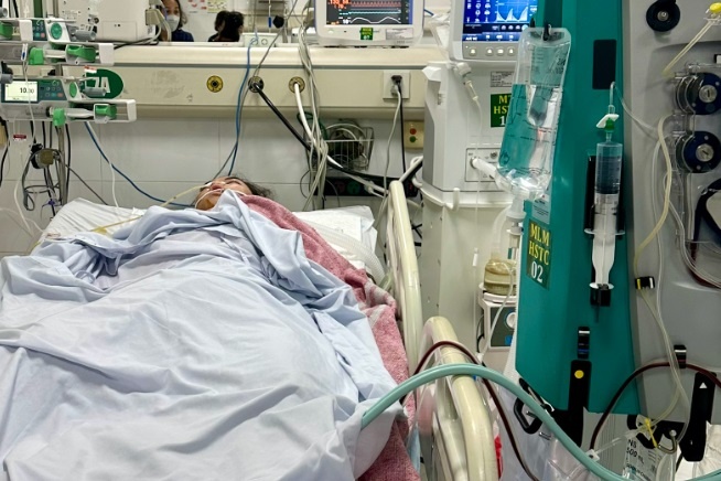 Co gai nguy kich sau 24 gio vao vien, dau hieu ban dau nhu cum 'xoang' hinh anh