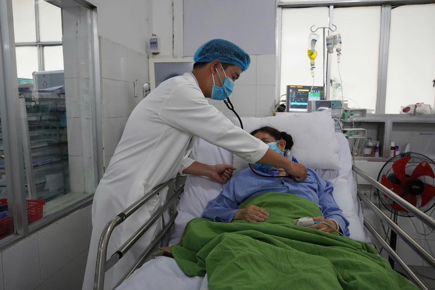 Thoat chet ky dieu sau khi uong 140 vien thuoc ha huyet ap hinh anh