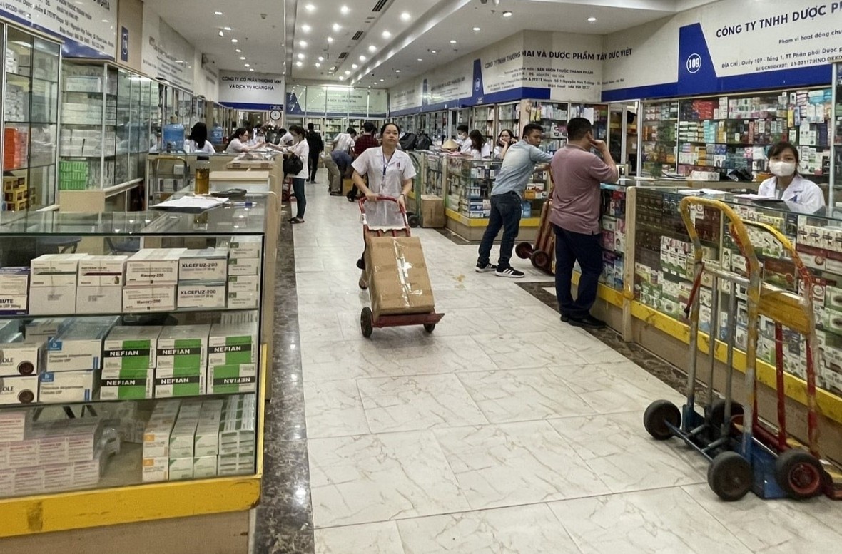 Thu hoi lo thuoc nho mat, tai tu 'dau moi' duoc lon nhat Ha Noi hinh anh