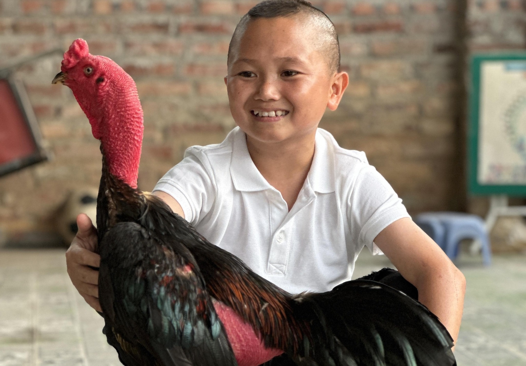 YouTuber 'chu lun' bi nham la tre con, tang vot them 20 cm sau 2 nam hinh anh