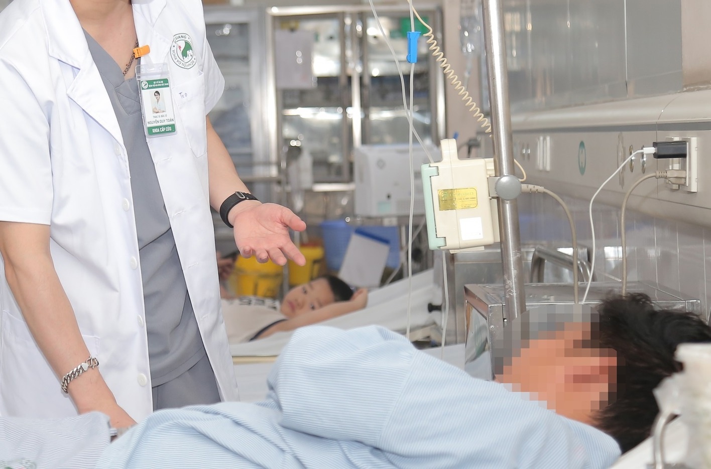 Nhut nhat khong dam noi, nam sinh mat tinh hoan vi cham cap cuu hinh anh