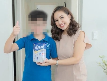 Tin nguoi noi tieng, vay tien mua sua cho con, nhan ve hang gia hinh anh