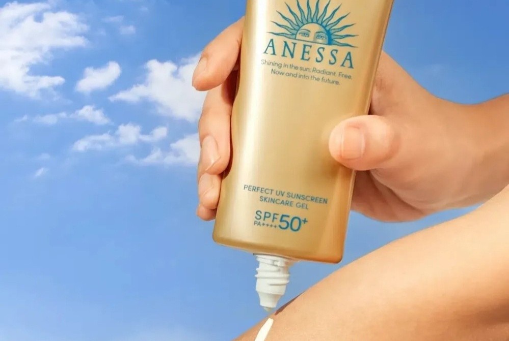 Hang tram so cong bo my pham bi thu hoi trong mot ngay hinh anh