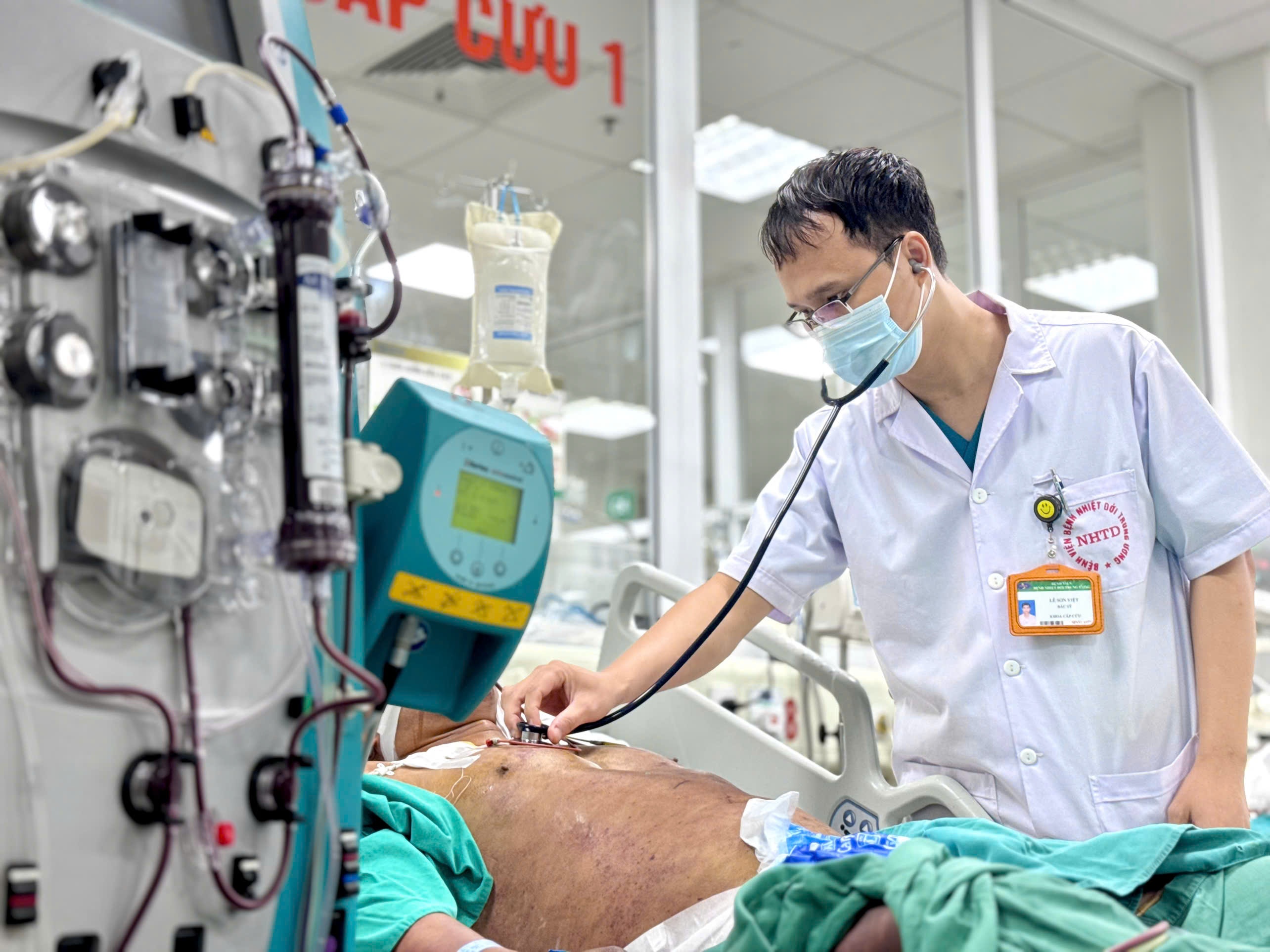 Nguy kich, toan than tham tim sau bua an tiet canh hinh anh