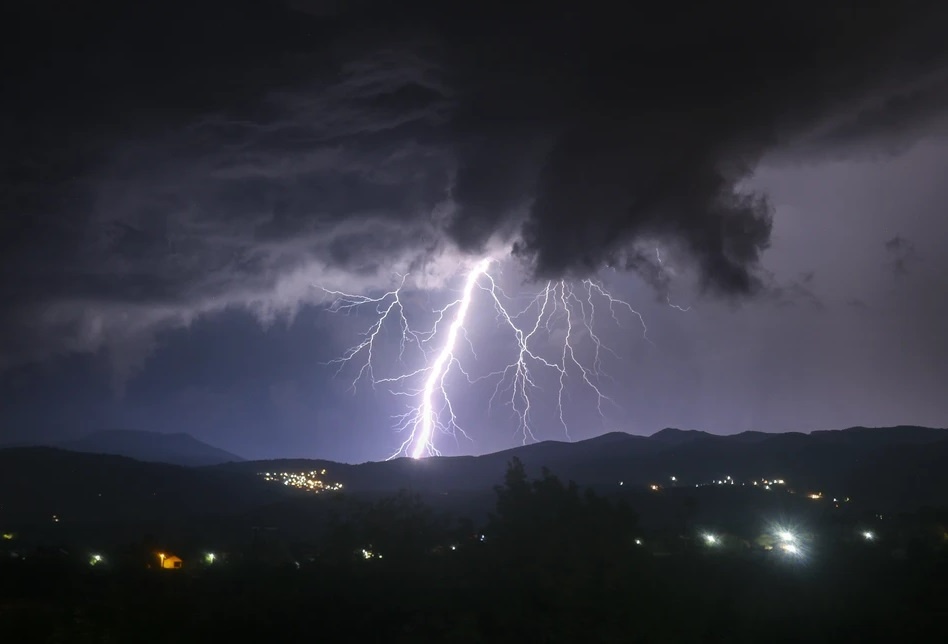 Bi set danh, nguoi phu nu o Hai Phong chay mau nao, nguy kich hinh anh