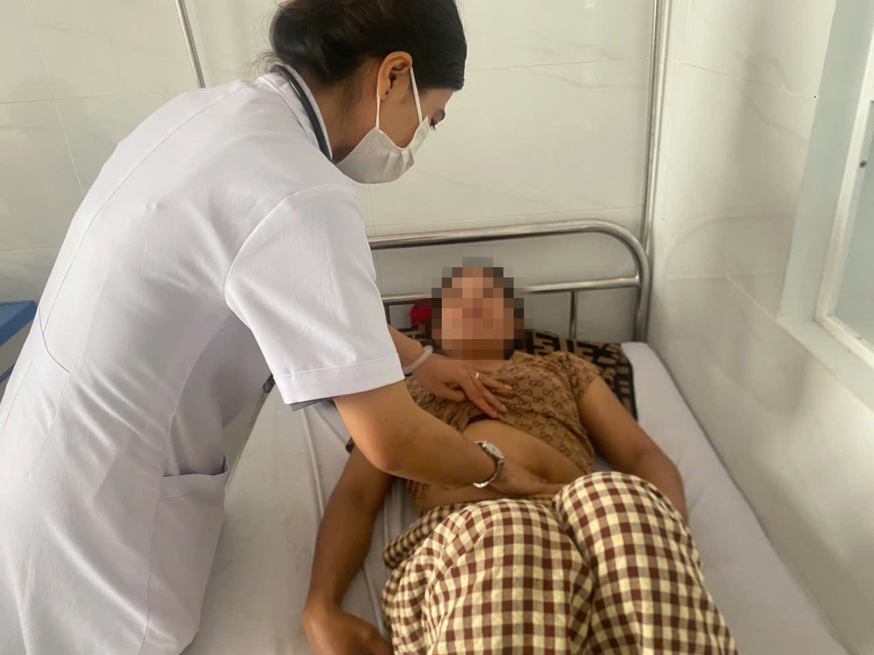 Ngo doc thuc pham anh 1