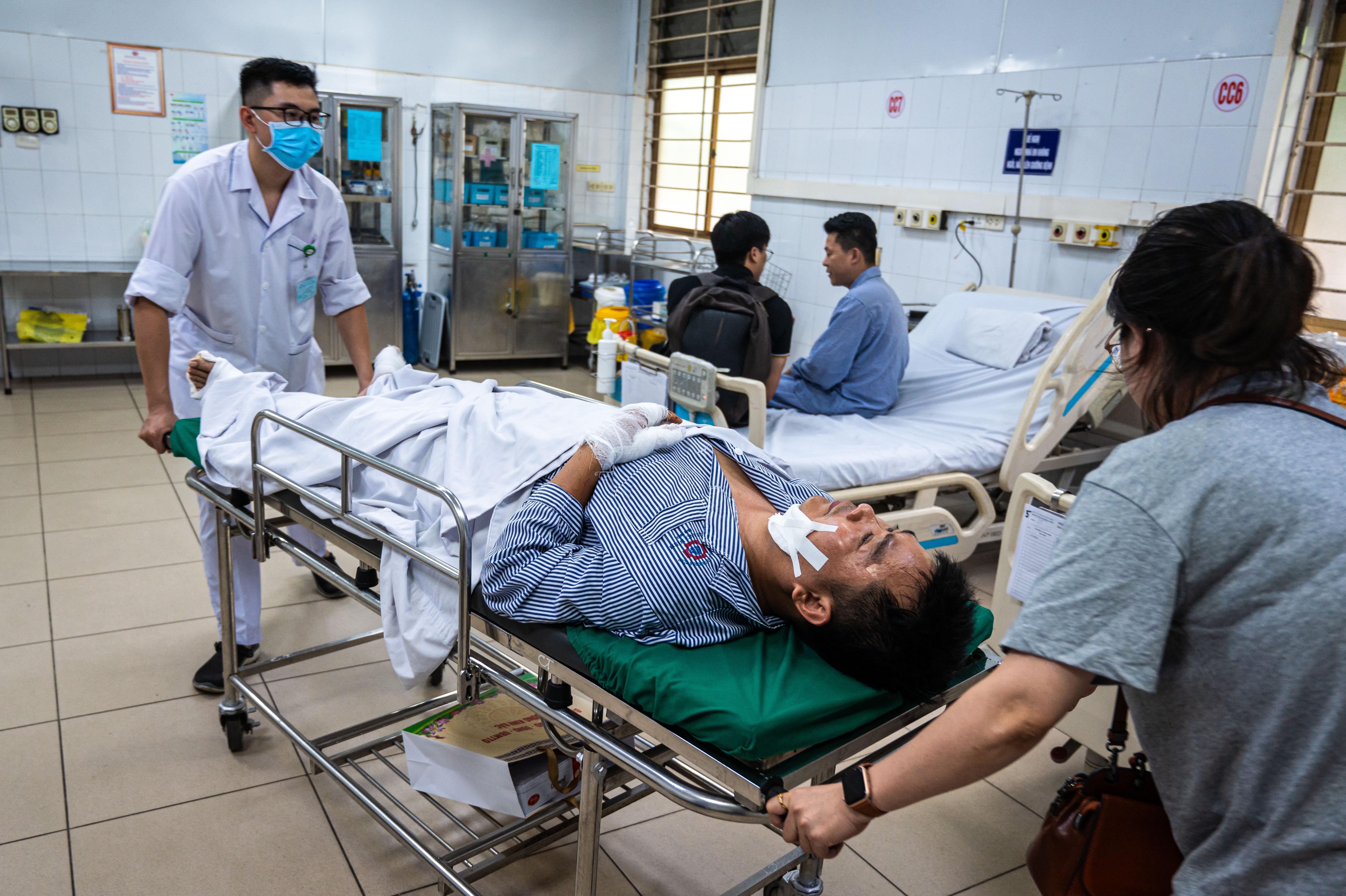 4 nan nhan vu lat tau o Ha Long van soc tam ly hinh anh